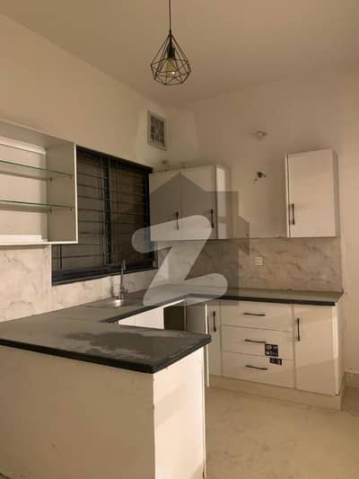 جوہر ٹاؤن فیز 1 جوہر ٹاؤن,لاہور میں 3 کمروں کا 5 مرلہ مکان 2.4 کروڑ میں برائے فروخت۔