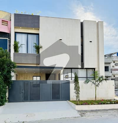 8 Marla (30x60) Ultra Luxury Designer House For Sale In Block E Mpchs Multi Garden B17 Islamabad