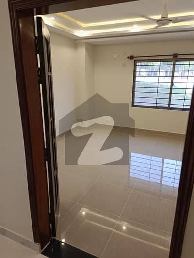 عسکری ہائیٹس 4 ڈی ایچ اے فیز 5 - سیکٹر ایچ,ڈی ایچ اے ڈیفینس فیز 5,ڈی ایچ اے ڈیفینس,اسلام آباد میں 3 کمروں کا 10 مرلہ فلیٹ 90.0 ہزار میں کرایہ پر دستیاب ہے۔ عسکری ہائیٹس 4 ڈی ایچ اے فیز 5 - سیکٹر ایچ,ڈی ایچ اے ڈیفینس فیز 5,ڈی ایچ اے ڈیفینس,اسلام آباد میں 3 کمروں کا 10 مرلہ فلیٹ 90.0 ہزار میں کرایہ پر دستیاب ہے۔