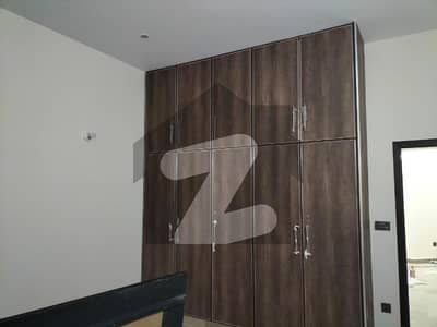 اتحاد ٹاؤن فیز ١ اتحاد ٹاؤن,رائیونڈ روڈ,لاہور میں 2 کمروں کا 5 مرلہ بالائی پورشن 65.0 ہزار میں کرایہ پر دستیاب ہے۔