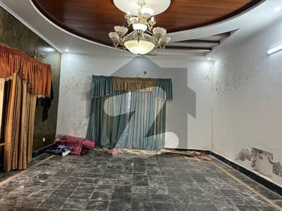 بنی گالہ اسلام آباد میں 3 کمروں کا 1 کنال زیریں پورشن 75.0 ہزار میں کرایہ پر دستیاب ہے۔