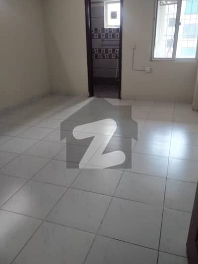 ڈی ایچ اے فیز 6 ڈی ایچ اے ڈیفینس,کراچی میں 3 کمروں کا 7 مرلہ فلیٹ 3.3 کروڑ میں برائے فروخت۔