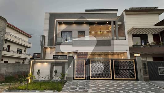 10 Marla Modern Facing Park House For Sale.