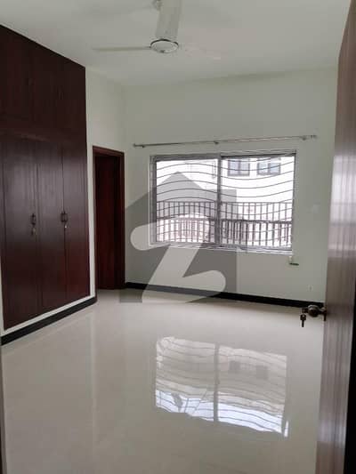 Beautiful tiles flooring Upper portion available for rent 3bedroom