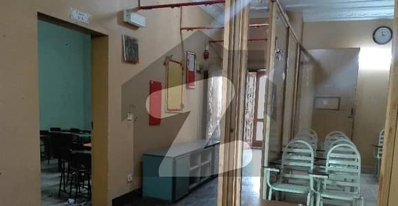 گوشہ احباب - فیز 3 گوشہء احباب,لاہور میں 17 مرلہ عمارت 4.2 کروڑ میں برائے فروخت۔