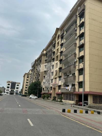 عسکری 11 ۔ سیکٹر بی اپارٹمنٹس عسکری 11,عسکری,لاہور میں 3 کمروں کا 11 مرلہ فلیٹ 3.05 کروڑ میں برائے فروخت۔