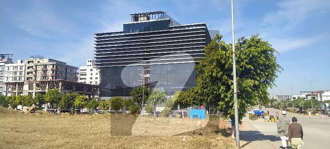 ٹاپ سٹی 1 اسلام آباد میں 10 مرلہ رہائشی پلاٹ 2.05 کروڑ میں برائے فروخت۔