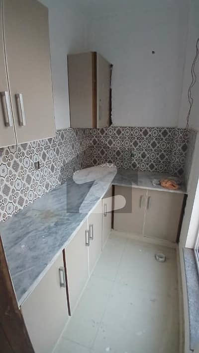 4 Marla Flat Available For Rent