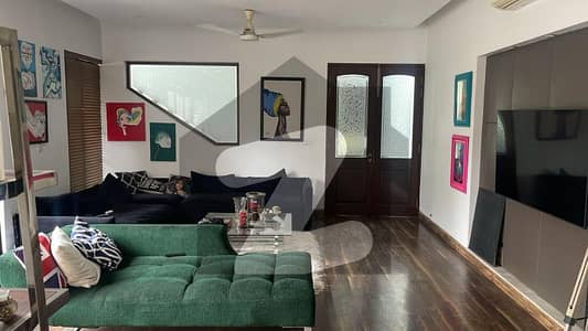 ڈی ایچ اے فیز 5 - بلاک ڈی فیز 5,ڈیفنس (ڈی ایچ اے),لاہور میں 1 کنال مکان 3.75 لاکھ میں کرایہ پر دستیاب ہے۔