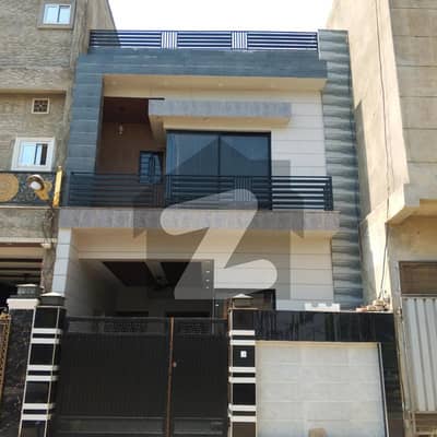 5 Marla Brand New luxury Modern House Urgent Available For Sale In Formanites Housing scheme Block-LL Lahore. 3 bed commodition 2 kitchen. Serious buyer contact me 5 Marla Brand New luxury Modern House Urgent Available For Sale In Formanites Housing scheme Block-LL Lahore. 3 bed commodition 2 kitchen. Serious buyer contact me