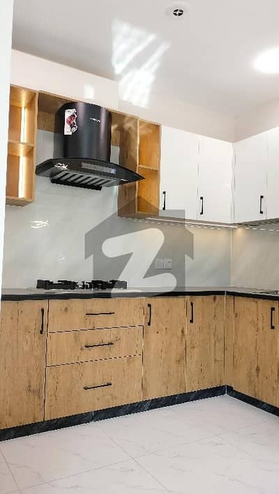 ڈی ایچ اے فیز 6 ڈی ایچ اے ڈیفینس,کراچی میں 2 کمروں کا 4 مرلہ فلیٹ 2.35 کروڑ میں برائے فروخت۔