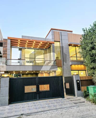 10 MARLA HOUSE WITH SOLID CONSTRUCTION OR PRIME LOCATION AVAILABLE FOR SALE IN LDA APPROVED AREA