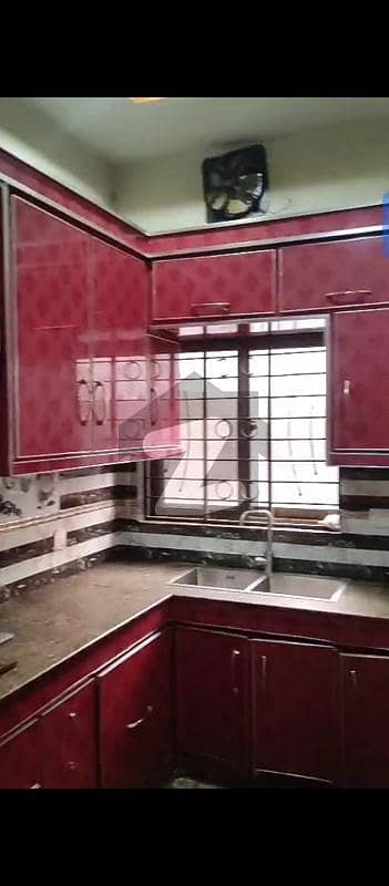 ایل ڈی اے ایوینیو ۔ بلاک جی ایل ڈی اے ایوینیو,لاہور میں 5 کمروں کا 10 مرلہ مکان 1.45 لاکھ میں کرایہ پر دستیاب ہے۔