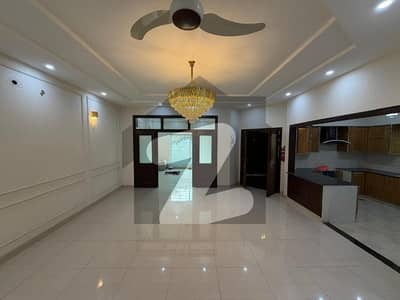 بحریہ ٹاؤن ۔ سیکٹر ایف بحریہ ٹاؤن,لاہور میں 5 کمروں کا 10 مرلہ مکان 3.65 کروڑ میں برائے فروخت۔