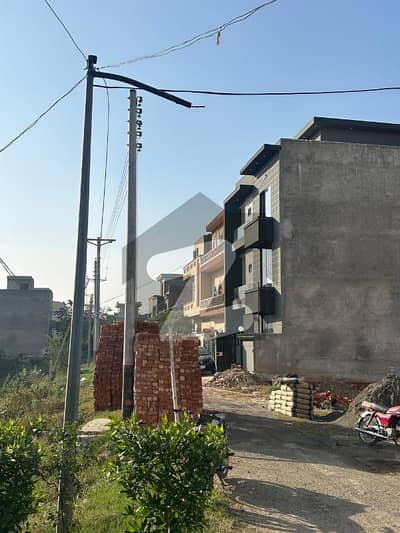 ایڈن ریزیڈینشیا ایڈن,لاہور میں 5 کمروں کا 4 مرلہ مکان 1.45 کروڑ میں برائے فروخت۔