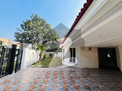 ڈی ایچ اے فیز 5 ڈیفنس (ڈی ایچ اے),لاہور میں 5 کمروں کا 1 کنال مکان 11.0 کروڑ میں برائے فروخت۔