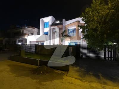 جی ۔ 14/4 جی ۔ 14,اسلام آباد میں 8 کمروں کا 1 کنال مکان 19.0 کروڑ میں برائے فروخت۔