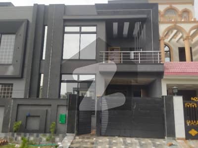 بحریہ نشیمن لاہور میں 3 کمروں کا 5 مرلہ مکان 1.65 کروڑ میں برائے فروخت۔