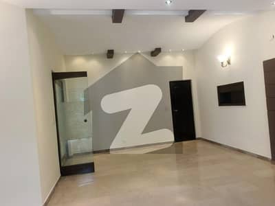 ڈی ایچ اے فیز 4 ڈیفنس (ڈی ایچ اے),لاہور میں 4 کمروں کا 10 مرلہ مکان 1.95 لاکھ میں کرایہ پر دستیاب ہے۔