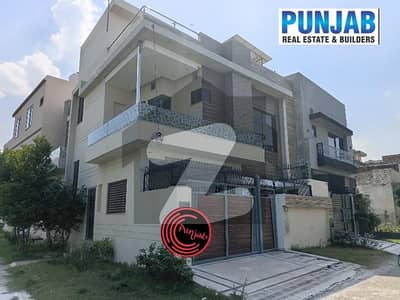 فارمانئیٹس ہاؤسنگ سکیم لاہور میں 3 کمروں کا 6 مرلہ مکان 2.15 کروڑ میں برائے فروخت۔