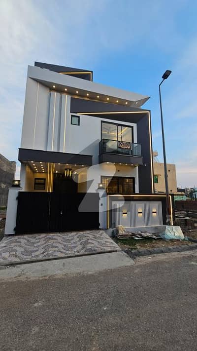 سٹی ہاؤسنگ سکیم جہلم میں 4 کمروں کا 5 مرلہ مکان 2.2 کروڑ میں برائے فروخت۔