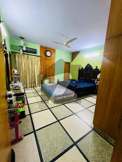 ماڈل ٹاؤن ۔ بلاک ایل ماڈل ٹاؤن,لاہور میں 4 کمروں کا 10 مرلہ مکان 2.35 لاکھ میں کرایہ پر دستیاب ہے۔