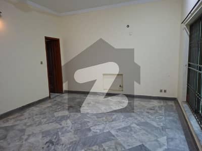 ڈی ایچ اے فیز 3 ڈیفنس (ڈی ایچ اے),لاہور میں 5 کمروں کا 1 کنال مکان 6.6 کروڑ میں برائے فروخت۔ ڈی ایچ اے فیز 3 ڈیفنس (ڈی ایچ اے),لاہور میں 5 کمروں کا 1 کنال مکان 6.6 کروڑ میں برائے فروخت۔