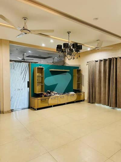 ڈی ایچ اے فیز 4 ڈیفنس (ڈی ایچ اے),لاہور میں 5 کمروں کا 1 کنال مکان 8.5 کروڑ میں برائے فروخت۔