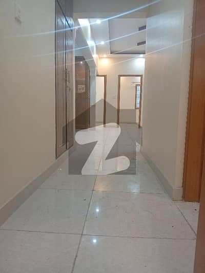 شرف آباد گلشنِ اقبال ٹاؤن,کراچی میں 3 کمروں کا 7 مرلہ زیریں پورشن 1.3 لاکھ میں کرایہ پر دستیاب ہے۔