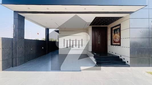 ڈی ایچ اے فیز 7 - بلاک یو فیز 7,ڈیفنس (ڈی ایچ اے),لاہور میں 5 کمروں کا 1 کنال مکان 9.0 کروڑ میں برائے فروخت۔