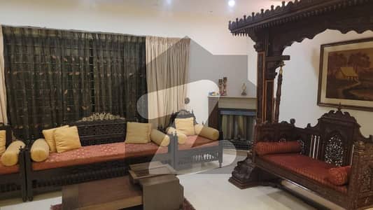 Available 2 Kanal Houses (Model Town Lahore)