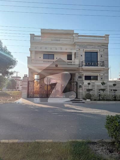 ڈائمنڈ سٹی غالب روڈ,سیالکوٹ میں 6 کمروں کا 10 مرلہ مکان 5.2 کروڑ میں برائے فروخت۔