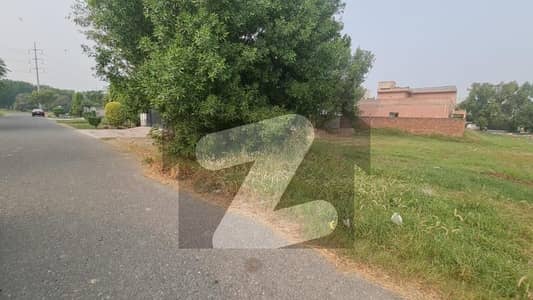 IDEAL LOCATION ONE KANAL PLOT FPR SALE IN LOCATED DHA PHASE 8 BLOCK T