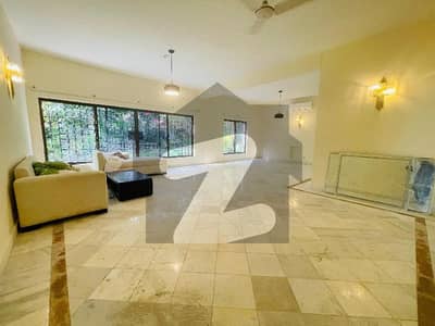 ایف ۔ 7 اسلام آباد میں 6 کمروں کا 2 کنال مکان 10.0 لاکھ میں کرایہ پر دستیاب ہے۔