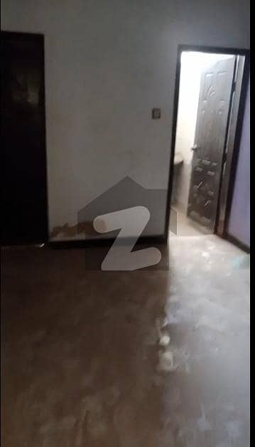 60 Sqyd Flat Available For Sale