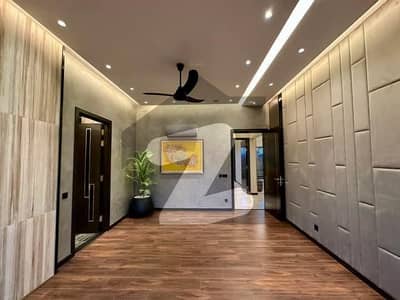 ڈی ایچ اے فیز 5 ڈیفنس (ڈی ایچ اے),لاہور میں 6 کمروں کا 1 کنال مکان 5.0 لاکھ میں کرایہ پر دستیاب ہے۔