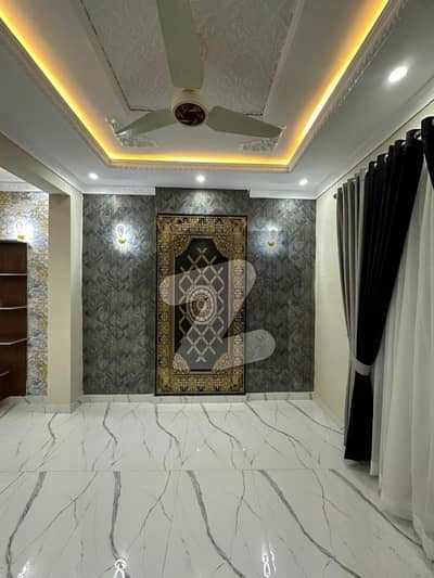 ڈریم گارڈنز ڈیفینس روڈ,لاہور میں 4 کمروں کا 5 مرلہ مکان 85.0 ہزار میں کرایہ پر دستیاب ہے۔