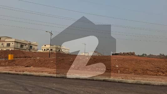 10Marla ideal location solid land plot with muree facing view