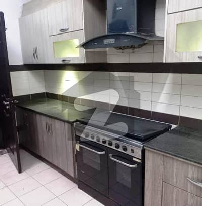 عسکری 11 عسکری,لاہور میں 3 کمروں کا 10 مرلہ فلیٹ 2.85 کروڑ میں برائے فروخت۔