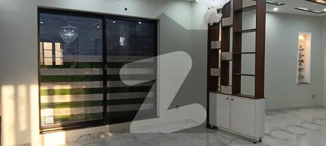 لیک سٹی میڈوز لاہور میں 3 کمروں کا 1 کنال بالائی پورشن 1.0 لاکھ میں کرایہ پر دستیاب ہے۔