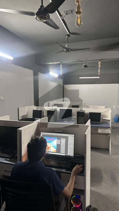 بفر زون - سیکٹر 15-A / 4 بفر زون,نارتھ کراچی,کراچی میں 1 مرلہ دفتر 40.0 ہزار میں کرایہ پر دستیاب ہے۔