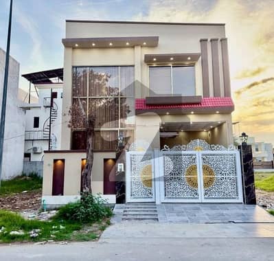 سٹی ہاؤسنگ سوسائٹی گوجرانوالہ میں 4 کمروں کا 5 مرلہ مکان 1.85 کروڑ میں برائے فروخت۔