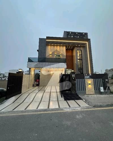 رائل پام سٹی ۔ بلاک جی رئیل پام سٹی,ایمن آباد موڑ,گوجرانوالہ میں 5 کمروں کا 10 مرلہ مکان 4.0 کروڑ میں برائے فروخت۔