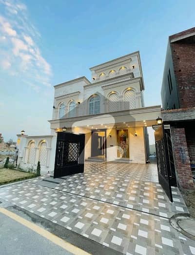 رئیل پام سٹی ایمن آباد موڑ,گوجرانوالہ میں 5 کمروں کا 10 مرلہ مکان 4.0 کروڑ میں برائے فروخت۔