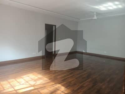 1 Kanal Double Story House with 4 Car Parking for Rent in P Block Model Town Lahore