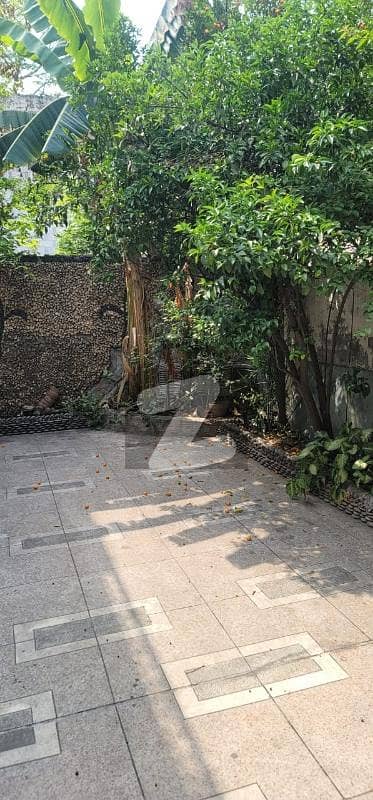 مزنگ چونگی مزنگ,لاہور میں 5 کمروں کا 13 مرلہ مکان 1.6 لاکھ میں کرایہ پر دستیاب ہے۔