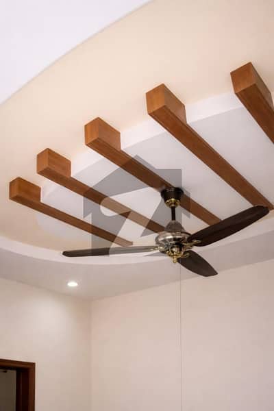 حیدرآباد بائی پاس حیدر آباد میں 5 کمروں کا 10 مرلہ فلیٹ 1.25 کروڑ میں برائے فروخت۔