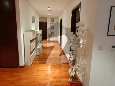 One Constitution Avenue Panoramic Luxury: 2-Bed Study Fully Furnished Apartment