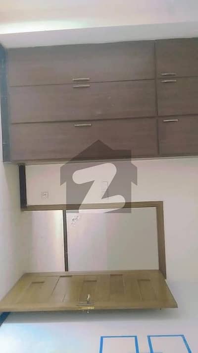 بحریہ ٹاؤن فیز 7 بحریہ ٹاؤن راولپنڈی,راولپنڈی میں 2 کمروں کا 3 مرلہ فلیٹ 65.0 لاکھ میں برائے فروخت۔