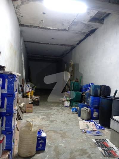 بھٹہ چوک لاہور میں 4 مرلہ دکان 2.5 کروڑ میں برائے فروخت۔